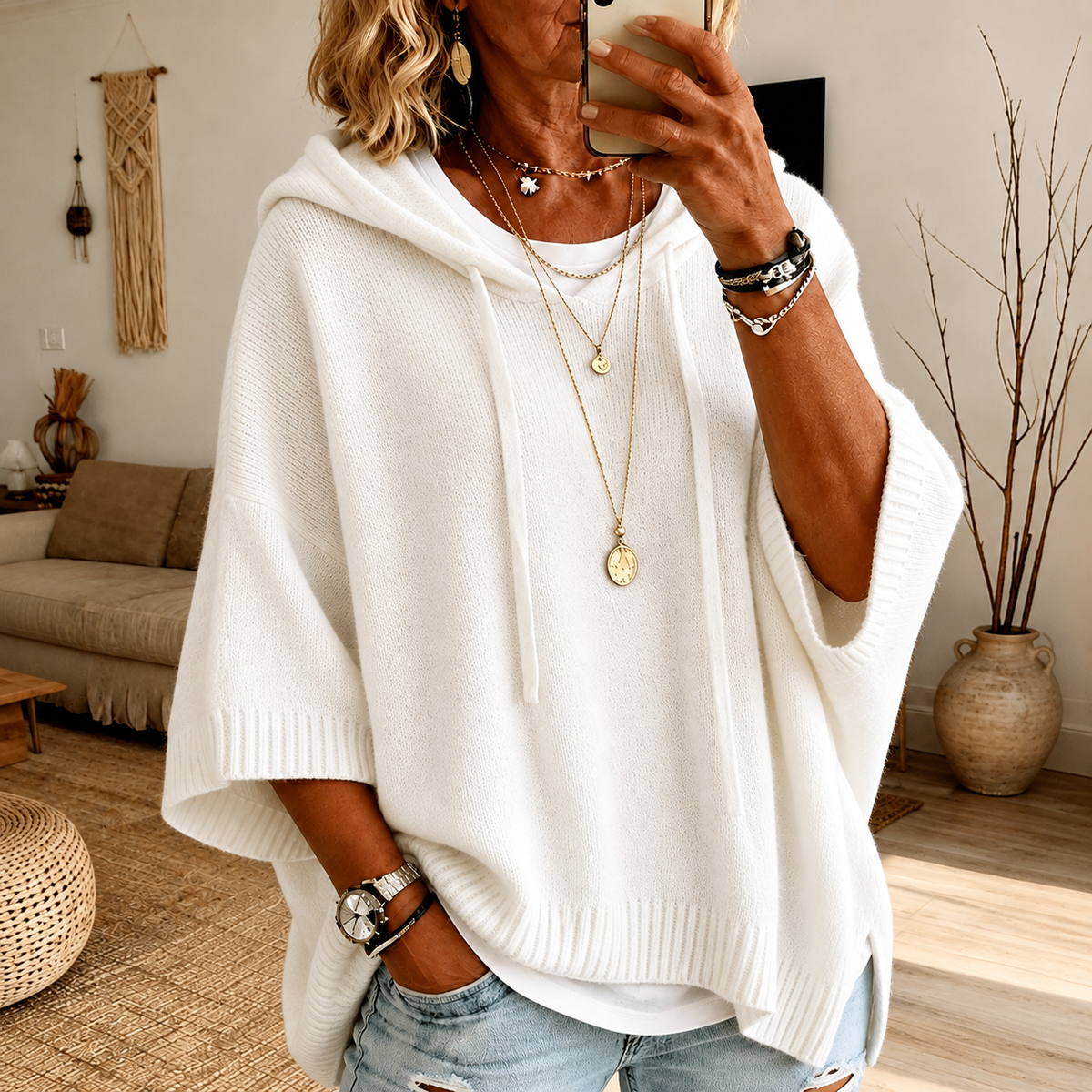 Chloé: witte ponchotrui met capuchon